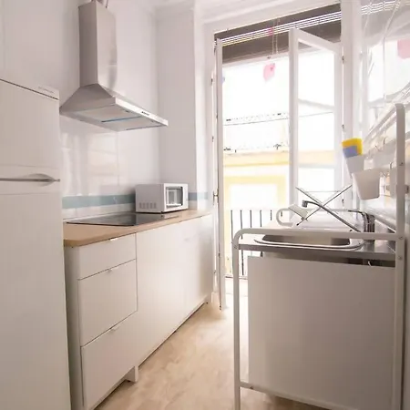 Extraordinario Piso, Junto A Playa Y Pleno Centro Cádiz