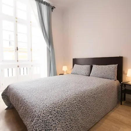 Extraordinario Piso, Junto A Playa Y Pleno Centro * Cadix