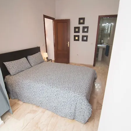 Daire Extraordinario Piso Junto Playa Y En Pleno Centro Cadiz