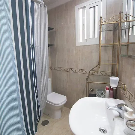 Extraordinario Piso, Junto A Playa Y Pleno Centro