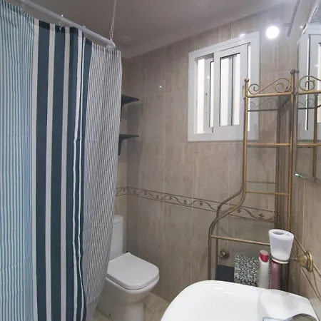 Extraordinario Piso, Junto A Playa Y Pleno Centro