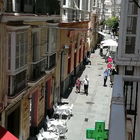 Extraordinario Piso Junto Playa Y En Pleno Centro Cadiz