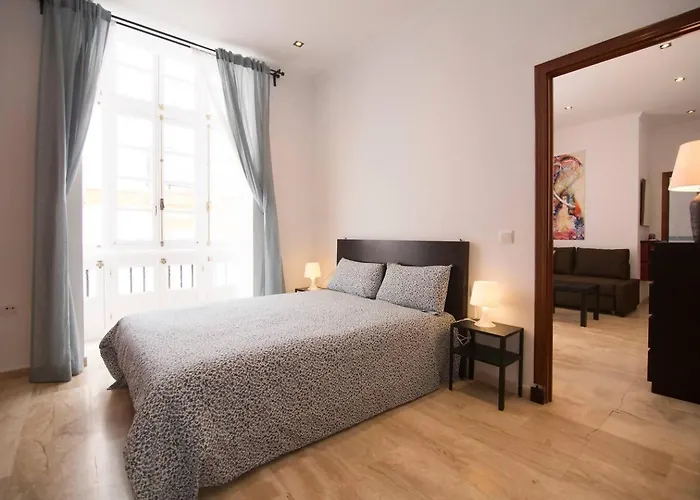 Extraordinario Piso, Junto A Playa Y Pleno Centro *