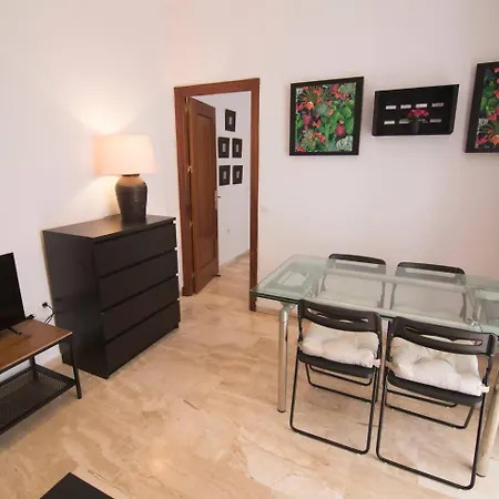 Extraordinario Piso, Junto A Playa Y Pleno Centro